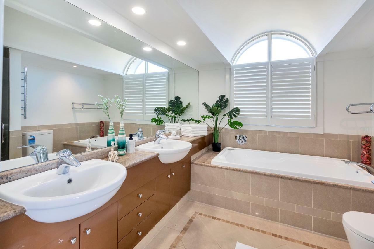Orakei Grandeur Mansion With Sea Views & Pool Auckland Exterior foto